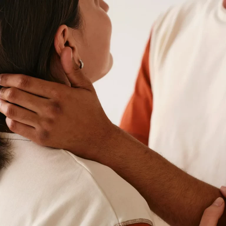 un jeune couple déterminé à prendre soin de leur relation