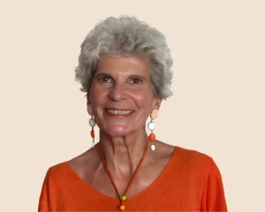 Portrait de l'intervenante Familya Ina Boureille