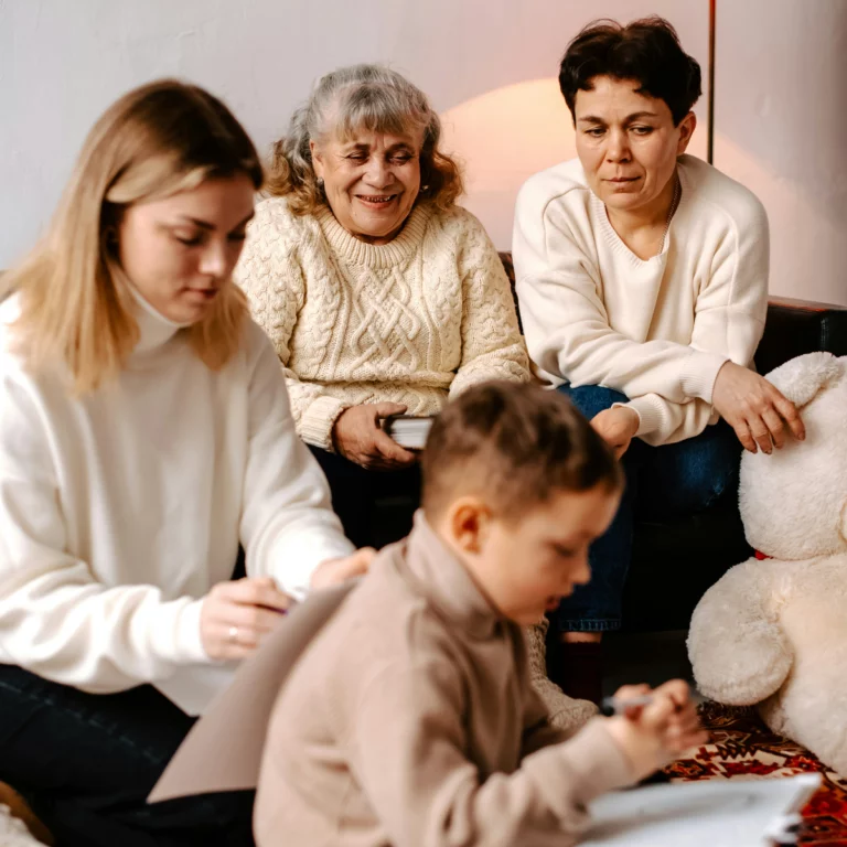 Une famille partage un moment de qualité ensemble